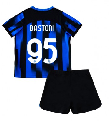Inter Milan Alessandro Bastoni #95 Hjemmebanesæt Børn 2023-24 Kort ærmer (+ korte bukser)